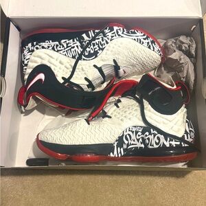 Mens lebron graffiti